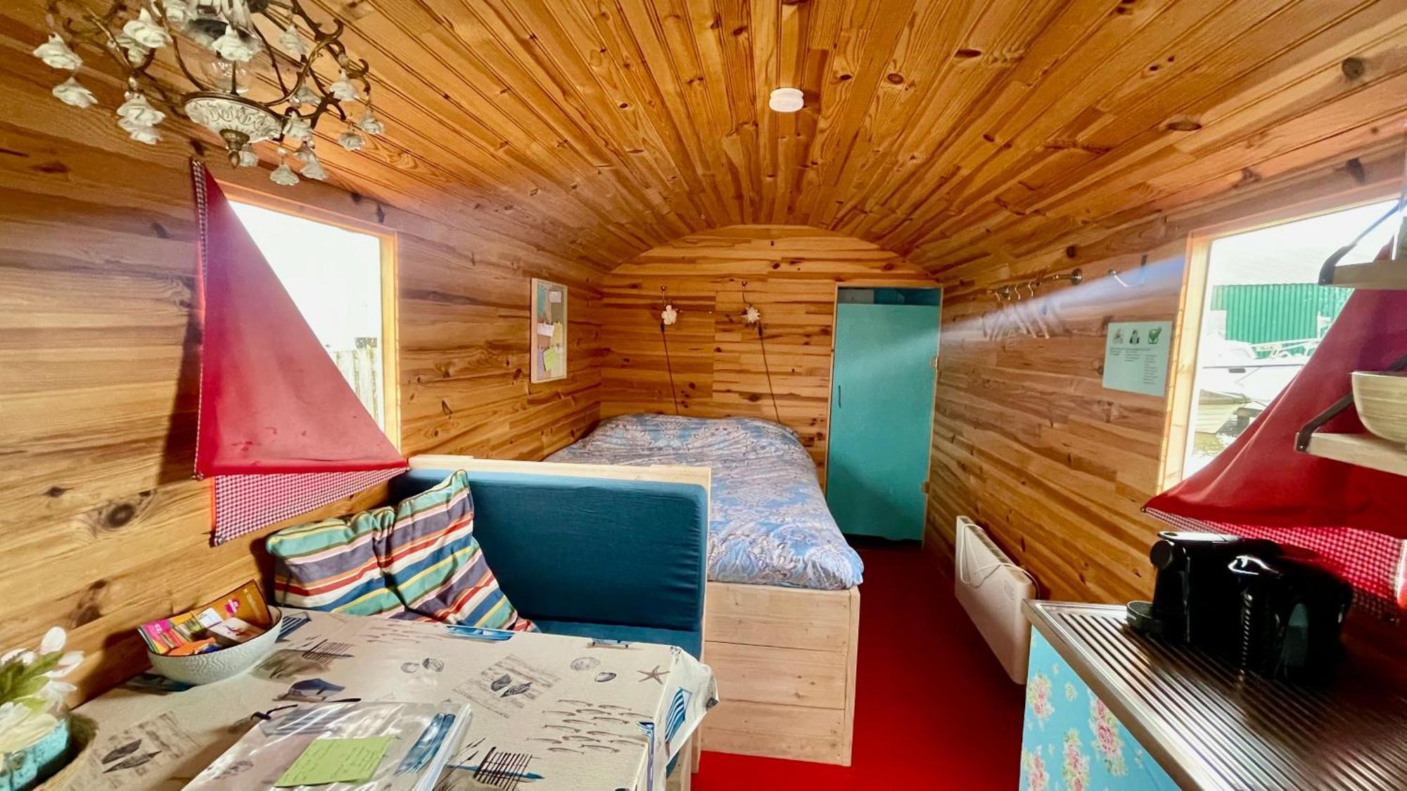 Island Sleeping Hotel Aalsmeer Kültér fotó